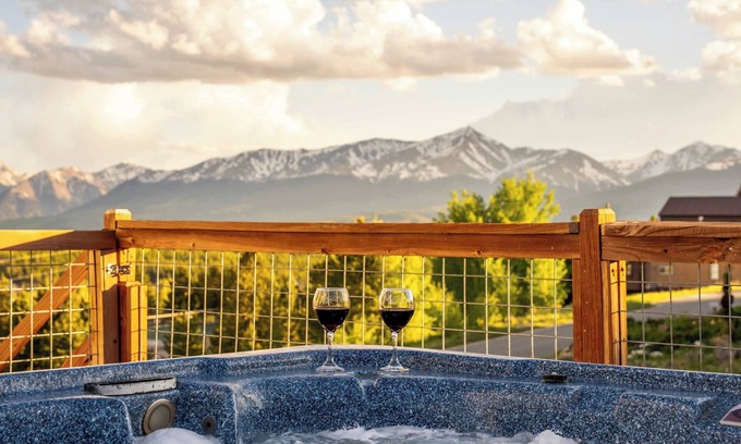 Leadville Casa | Stellar View, Hot Tub, Pool Table, Sauna + Pets OK