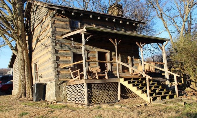 Jonesborough Cabina | Step back in time a charming 1880 historic cabin