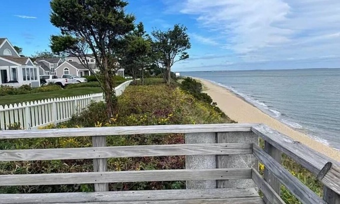 Mashpee Casa | STEP DIRECTLY ONTO YOUR PRIVATE MAUSHOP VILLAGE BEACH AT THIS SEASIDE TOWNHOME