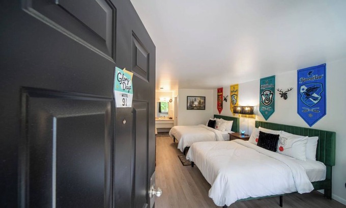 Eureka Springs Historic District Complejo | Step into the Magic Room!