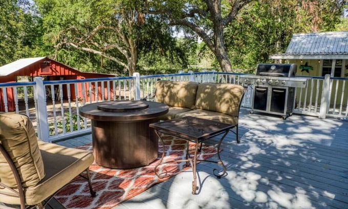 La Grange Casa | Steps away from the sweet LaGrange downtown square