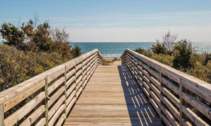 Morehead City Condominio | Steps Away from the Ocean at Southwinds