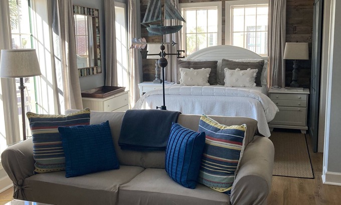 Seacrest Beach Condominio | Steps away from Rosemary Beach, Seacrest Beach & Alys Beach! 5 STAR REVIEWS!!!