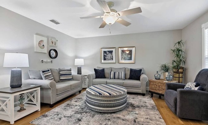 Holmes Beach Casa | Steps from Beach, Heated Pool & Tropical Views