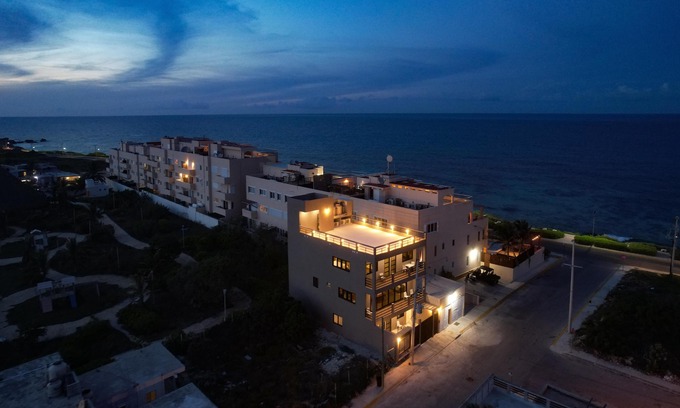 Colonia Meteorologico Apartamento | Steps From Ocean with Pool!