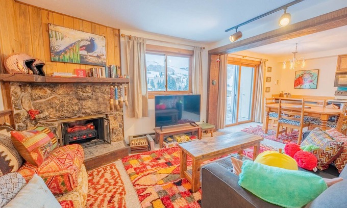 Crested Butte Condominio | Wooly's Tonic: 2 King Beds, 2 Full Baths. Views, Next to slopes!