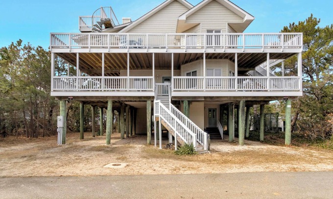 Dewey Beach Casa | Steps from the Sand: Oceanview Escape with Rooftop Deck & Spacious Living