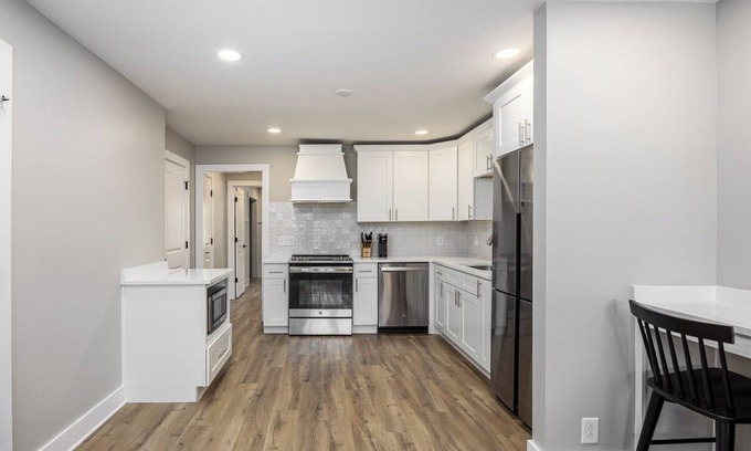 Hillsboro West End Casa | Steps from Vanderbilt | The Nomad #12