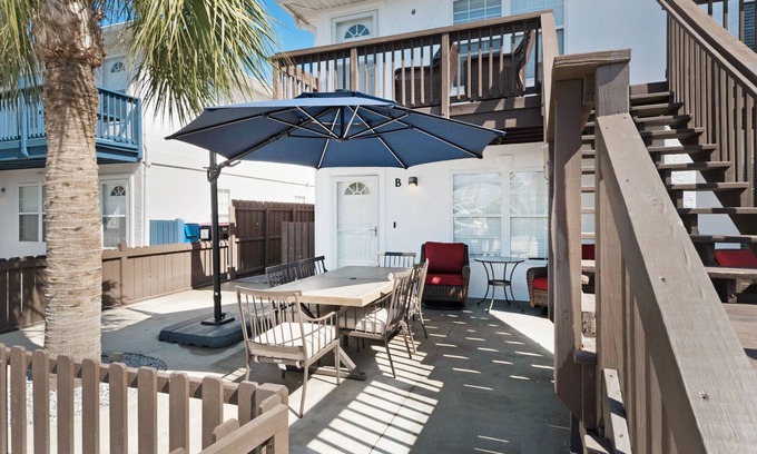 Bahama Beach Condominio | ⭐Book 4 Summer⭐Steps to Beach~EV Charging Station~The Beach at Dogwood B