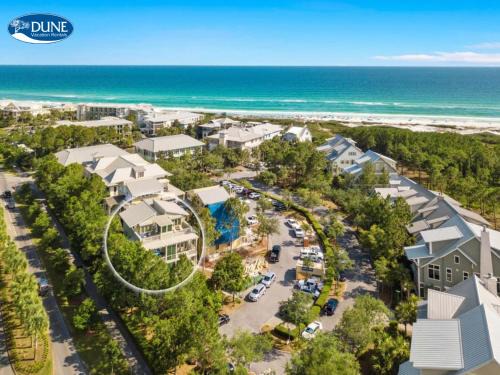Beach District Apartamento | Steps to Beach Club, Multi-Level WaterColor Condo, Slps 4, Perfect Location! condo