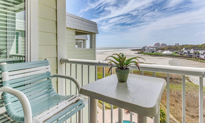 The Dunes Condominio | Steps to Beach: Myrtle Beach Condo w/ Resort Perks