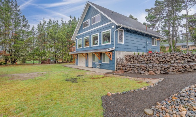 Ocean Park Casa | Steps to beach, Ping Pong, XBox, Foosball, WiFi, Private Deck (SandCastle)