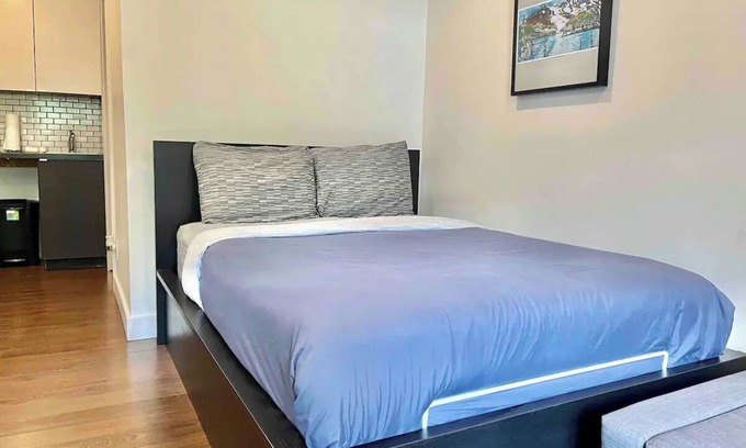 Whistler Creekside Condominio | Steps to Creekside Gondola - Free Parking, Pets Welcome Stay Long Term