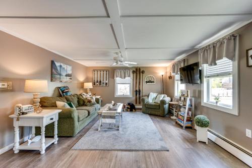 Barton Casa | Steps to Crystal Lake Spacious Retreat with Views