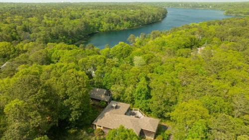 Brewster Casa | Steps to Freshwater Beach Kayaks Sauna