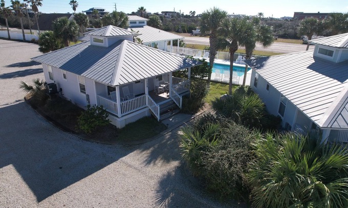 Boys Works Cabaña | Steps to Intracoastal, Steps to Private Beach Access!