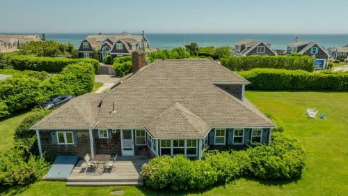East Orleans Casa | Steps to Nauset Beach Private Yard