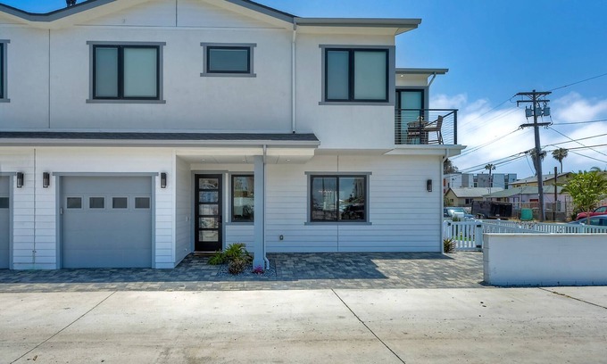Imperial Beach Condominio | Steps to Sand w/ White Water Ocean Views