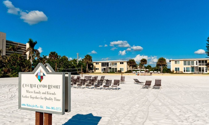Siesta Key Apartamento | Steps to Siesta Key BEACH! Pool, Tennis Court, Shuffle Board, Basketball!