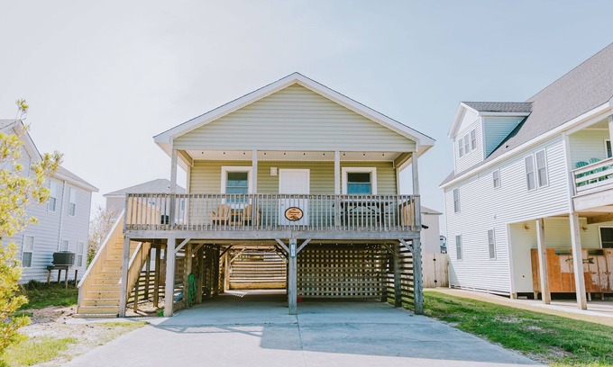 Kill Devil Hills Casa | Steps to the Beach! Renovated 2021! Hot Tub! Minutes to Grocery Stores & Dining!