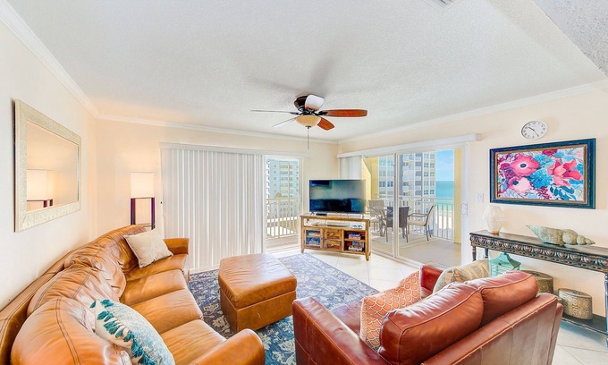 North Redington Beach Condominio | Unidad 501: ¡Hermosas vistas en todos los sentidos!