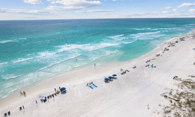 Clipper Cove Condominio | Steps to the beach, Pool, Quiet, Family friendly, Walk to the restaurants