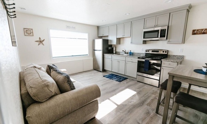 Crescent City Condominio | Steps to the Pacific Ocean! Fully Remodeled...