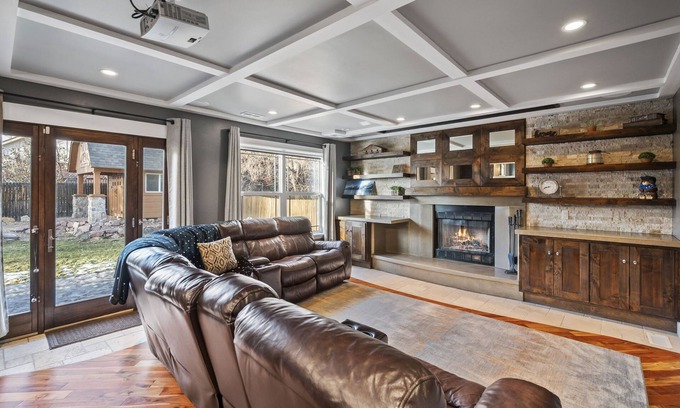 Northeast Colorado Springs Casa | Steps to Trails+Parks+Creek+ More- Your Cozy Cottonwood Creek Casa