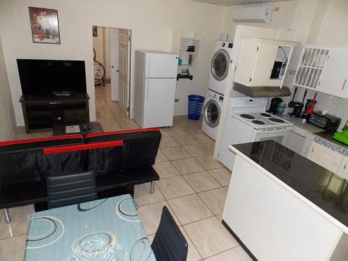 Trincity Apartamento | Stewart Apt- Trincity, Airport, Washer, Dryer, Office, Cable , WiFi