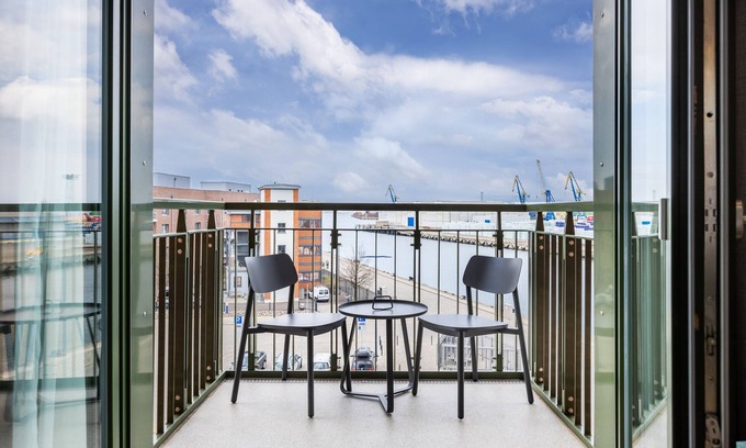 Wismar Apartamento | Stilvolles, Modernes Hafenapartment mit Tollem Blick auf den Alten Hafen Wismars