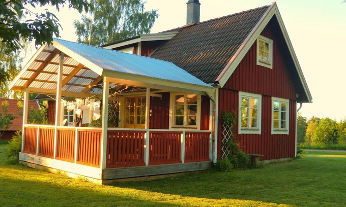 Holsbybrunn Cabaña | Stinas Stuga rural, romantic family friendly