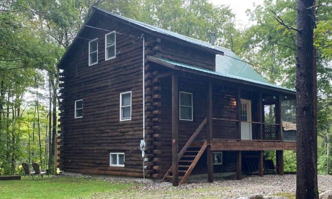 Ellsworth Cabina | Stinson Lake Charming & Spacious Log Cabin