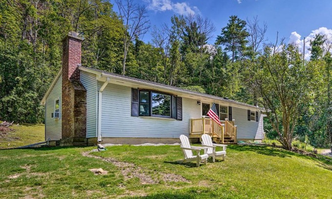 Lenox Dale Casa | Stockbridge Home Walk to Town Beach!