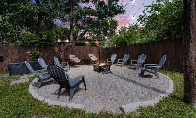 Fort Worth Casa | Stockyards- 4min | Pet Friendly | 3BR Luxe Gem