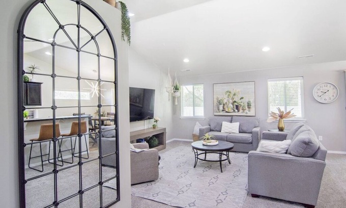 Nampa Casa | Stoddard Path Home | NNU | Greenbelt | Huge Yard