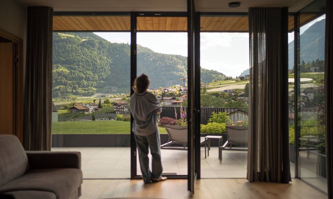 Lagundo Apartamento | Stollhof. new suite in an exclusive & quiet location in Algund near Meran