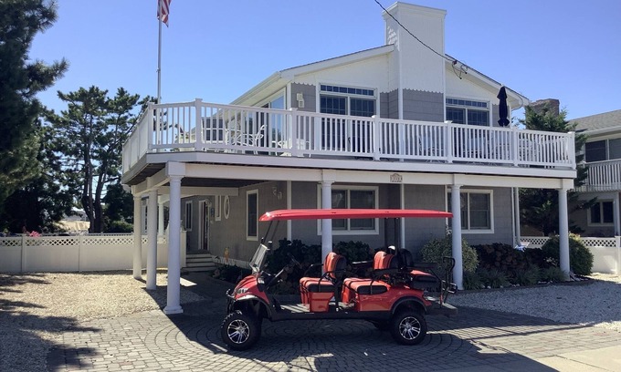 Stone Harbor Casa | Stone Harbor, Gorgeous 4th from Beach 5 B/R Home.Oversized Pool, Spa & Golfcart.