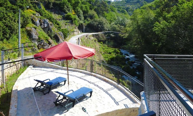 Macieira de Cambra Casa | Stone House by Caima River with Pool