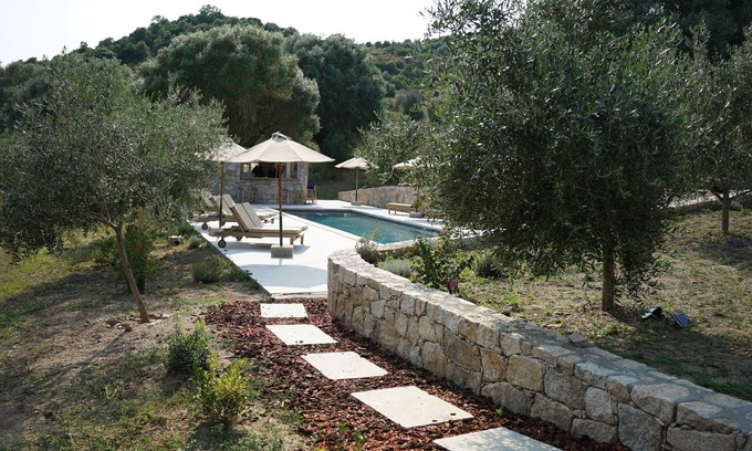 Cognocoli-Monticchi Casa | Stone house in an olive grove 15 minutes from the beach