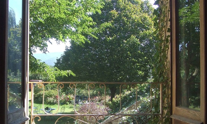 Montvendre Cabaña | Stone house with swimming pool, in a green setting, facing the Vercors.