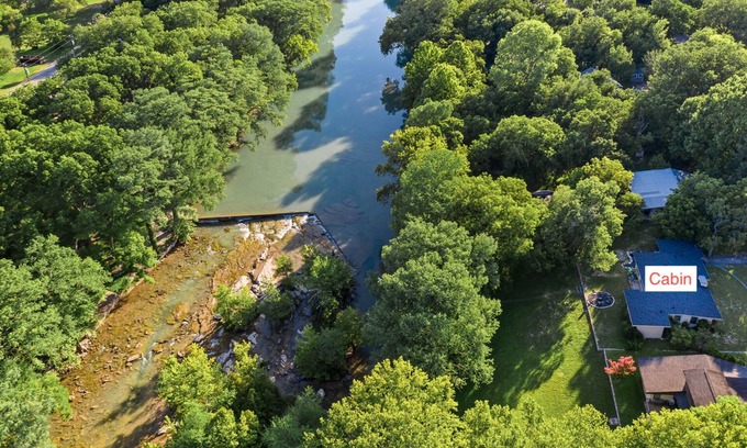 Canyon Lake Cabina | Stone River Cabin | 2/2 on the River near Whitewater!