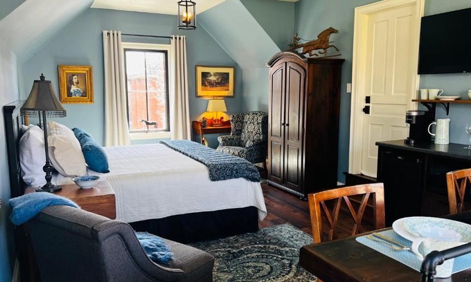 Stratford Casa | Stone's Throw Stratford