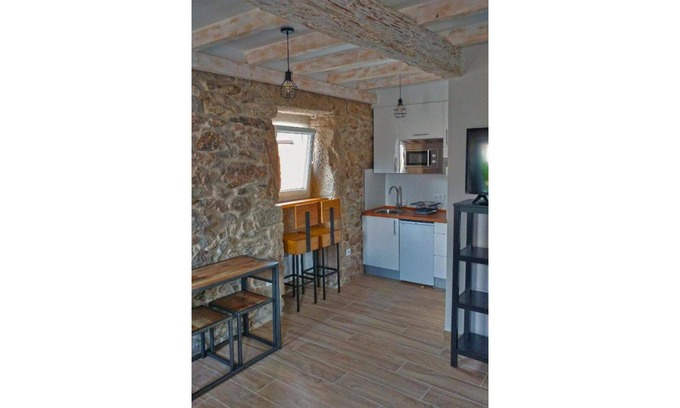 Redondela Apartamento | Estudio de piedra próximo al mar y al Camino. Catapeixe Holiday Apartments.