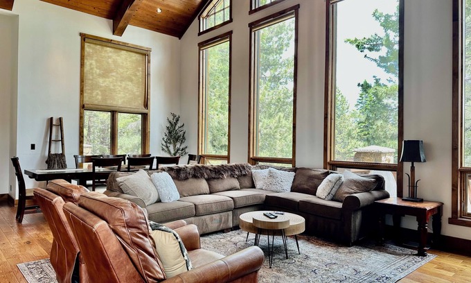 Stonegate Casa | Stonegate 12-Stay in absolute luxury in this Lodge by Village! New hot tub!