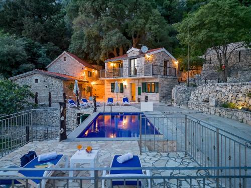 Makarska Villa | Stonehouse Residence