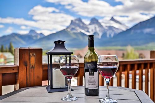 Canmore Apartamento | Stoneridge Mountain Resort Condo managed by Little Sister Getaways