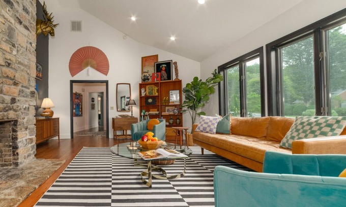 Lexington Casa | Art-forward Downtown Lexington Home