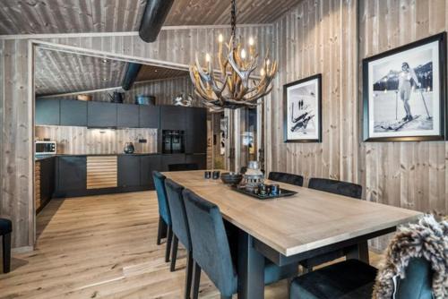 Lesja Casa | Stor familiehytte på Bjorli