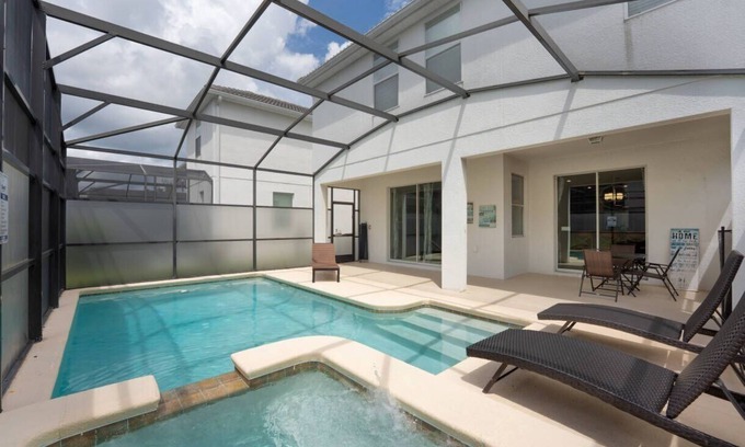 Kissimmee Casa | Storey Lake 6BR Villa w/Private Pool & Spa