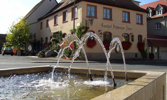 Ipsheim Apartamento | Stork's Nest vacation apartment Large vacation apartment with roof terrace for 1-6 people